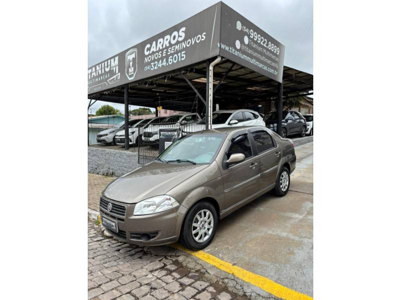 FIAT - SIENA - 2011/2012 - Marrom - R$ 39.900,00