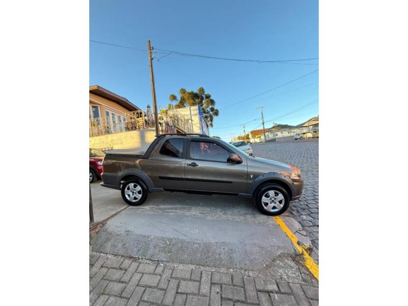 FIAT - STRADA - 2013/2013 - Cinza - R$ 58.900,00