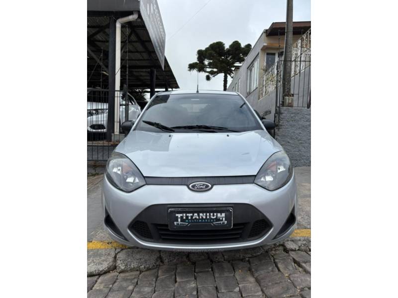 FORD - FIESTA - 2010/2011 - Prata - R$ 36.900,00