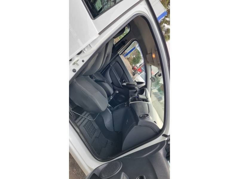 RENAULT - LOGAN - 2017/2018 - Branca - R$ 39.900,00