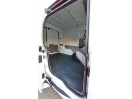 RENAULT - KANGOO - 2012/2013 - Branca - R$ 36.900,00