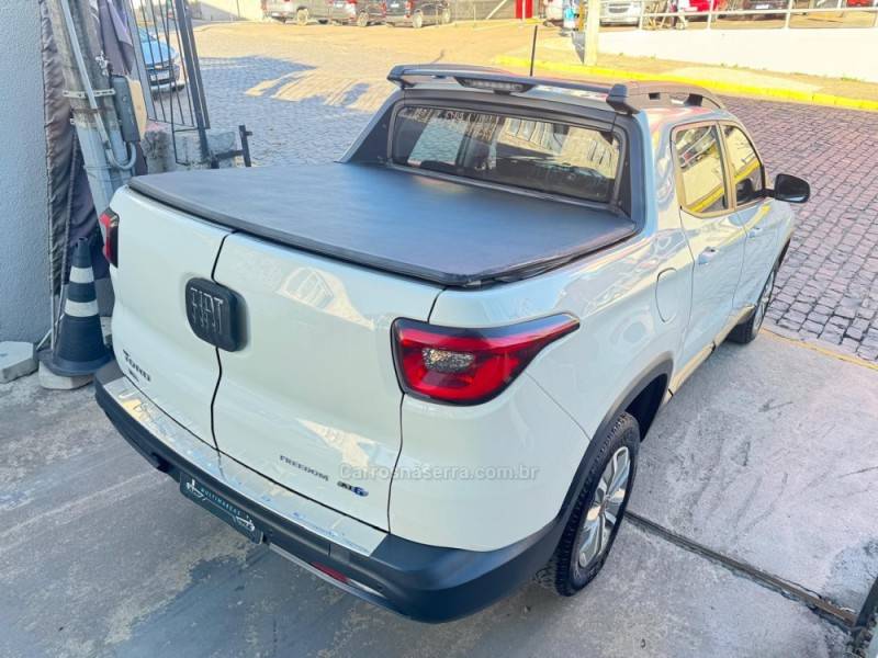 FIAT - TORO - 2016/2017 - Branca - R$ 89.900,00