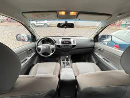 TOYOTA - HILUX - 2014/2015 - Branca - R$ 118.900,00