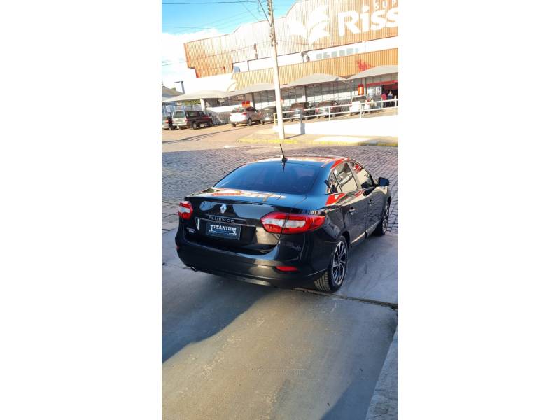 RENAULT - FLUENCE - 2016/2017 - Preta - R$ 69.900,00