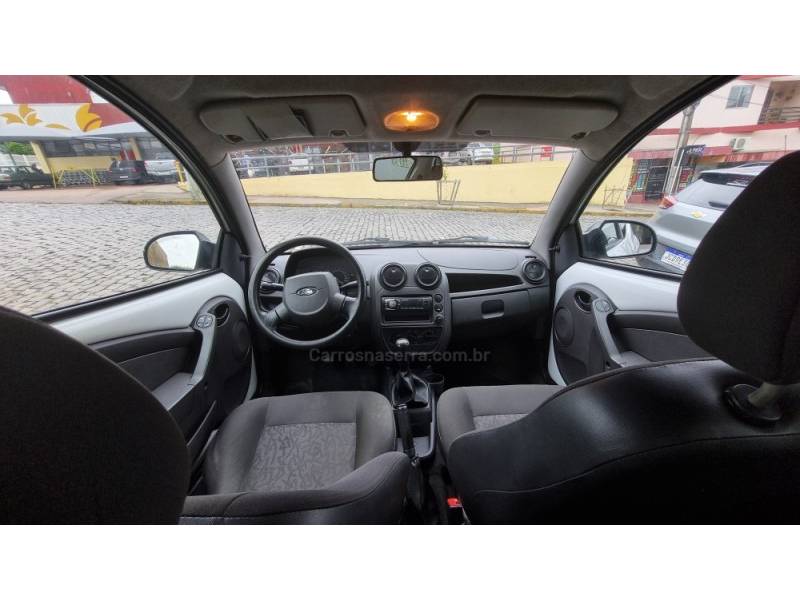 FORD - KA - 2010/2011 - Branca - R$ 23.900,00