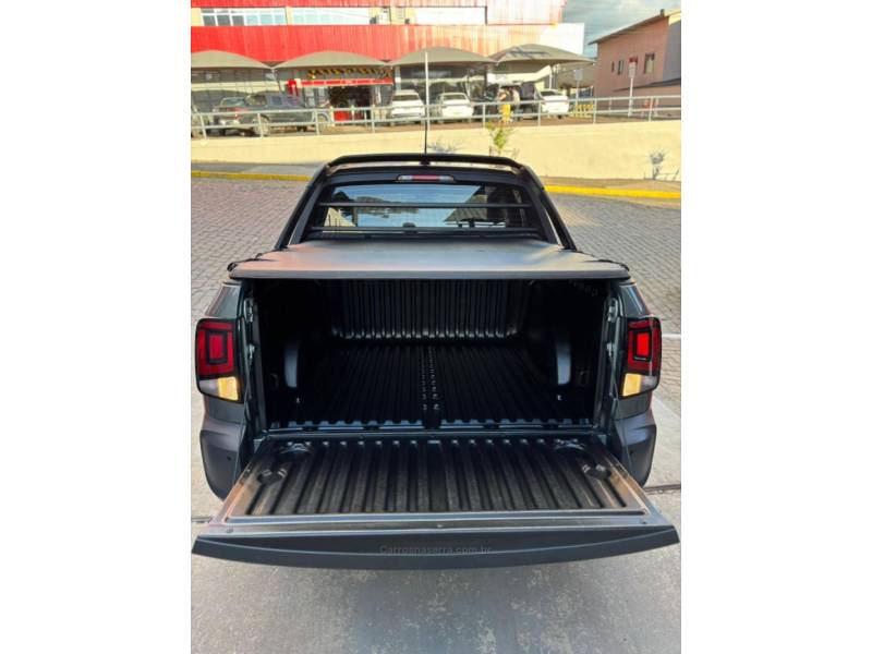 VOLKSWAGEN - SAVEIRO - 2024/2025 - Cinza - R$ 118.900,00