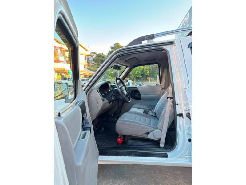 FORD - RANGER - 1998/1999 - Branca - R$ 55.000,00