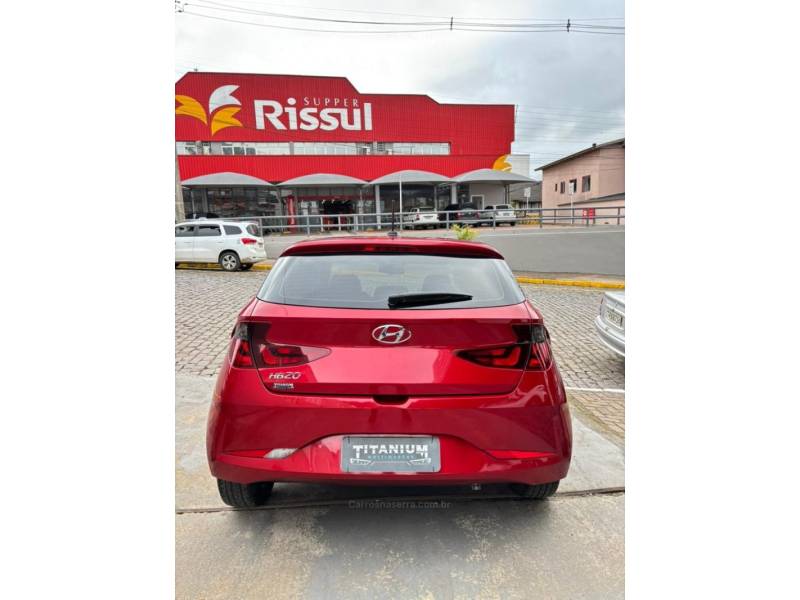 HYUNDAI - HB20 - 2021/2020 - Vermelha - R$ 64.900,00