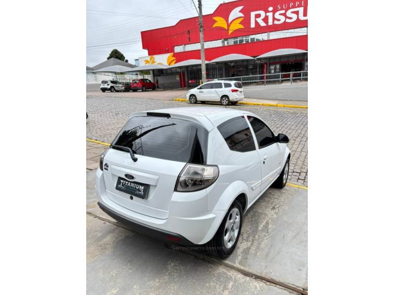 FORD - KA - 2013/2013 - Branca - R$ 32.900,00