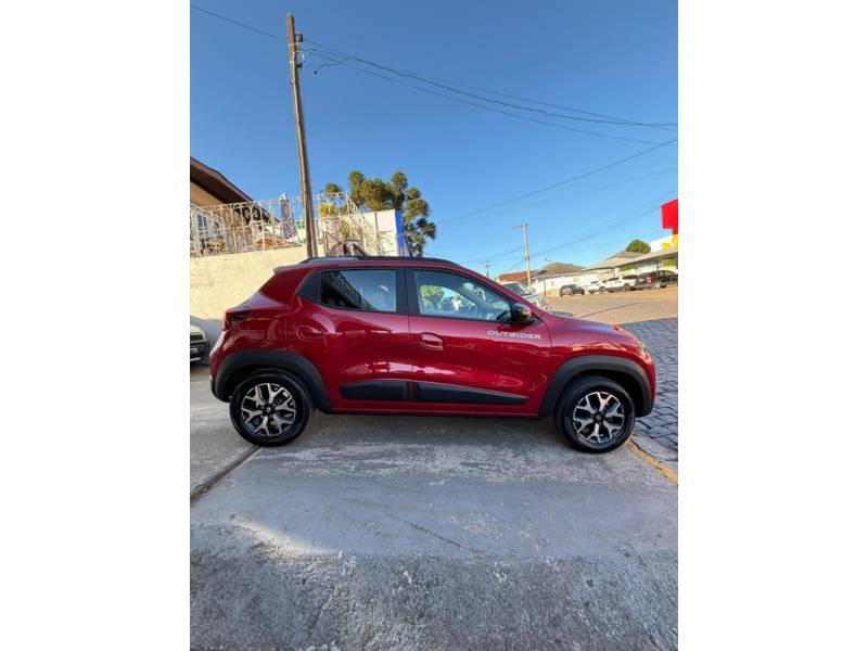RENAULT - KWID - 2023/2024 - Vermelha - R$ 63.900,00