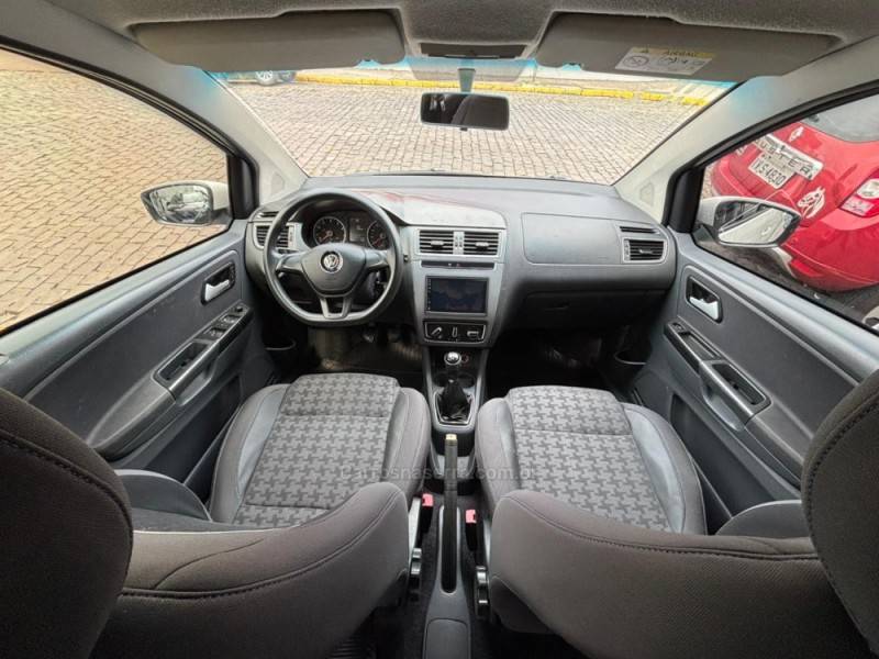 VOLKSWAGEN - SPACEFOX - 2015/2016 - Branca - R$ 57.900,00