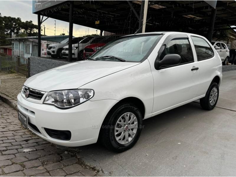 FIAT - PALIO - 2015/2016 - Branca - R$ 32.900,00