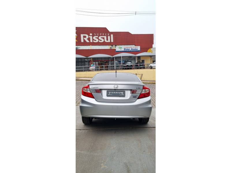 HONDA - CIVIC - 2014/2015 - Prata - R$ 67.900,00