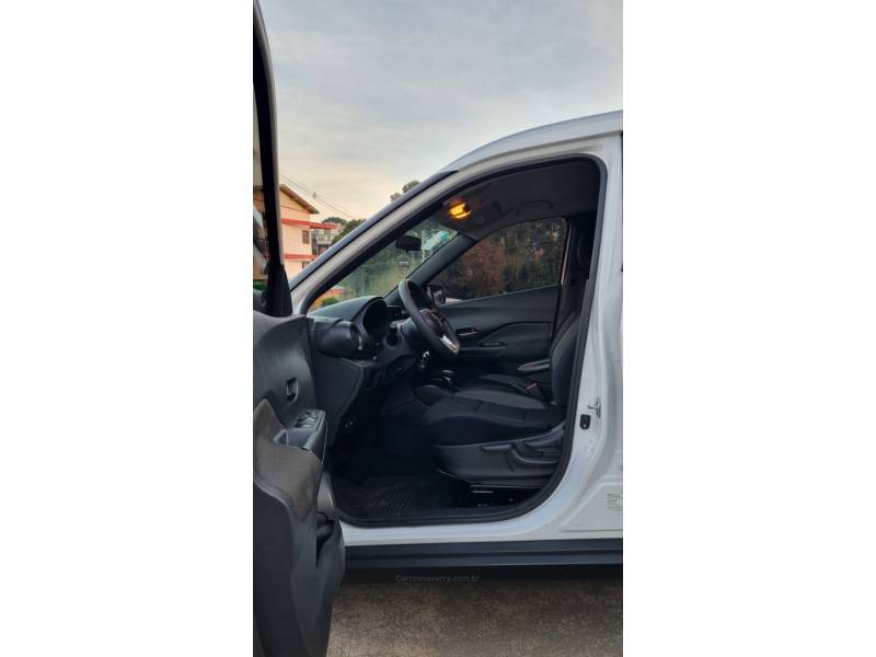 NISSAN - KICKS - 2018/2018 - Branca - R$ 81.000,00