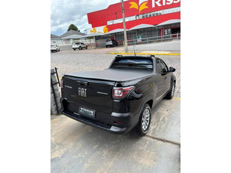 FIAT - STRADA - 2021/2020 - Preta - R$ 73.900,00