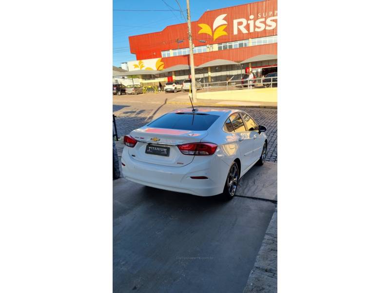 CHEVROLET - CRUZE - 2022/2023 - Branca - R$ 126.800,00