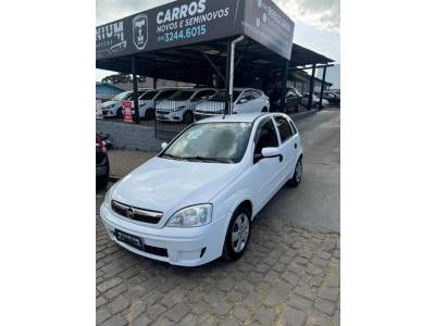 CHEVROLET - CORSA - 2012/2012 - Branca - R$ 35.900,00