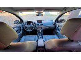 RENAULT - FLUENCE - 2016/2017 - Preta - R$ 69.900,00