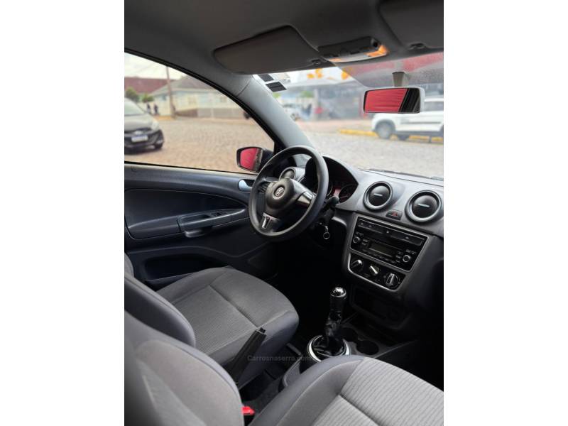 VOLKSWAGEN - GOL - 2013/2014 - Cinza - R$ 38.900,00
