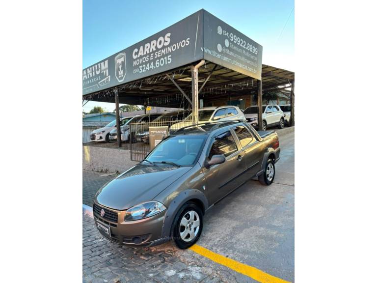 FIAT - STRADA - 2013/2013 - Cinza - R$ 58.900,00