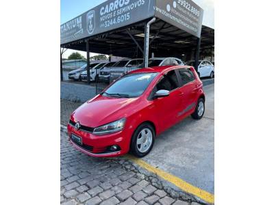 VOLKSWAGEN - FOX - 2015/2016 - Vermelha - R$ 57.900,00