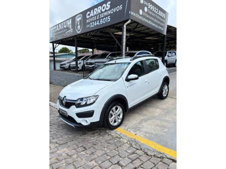 RENAULT - SANDERO - 2017/2018 - Branca - R$ 57.900,00