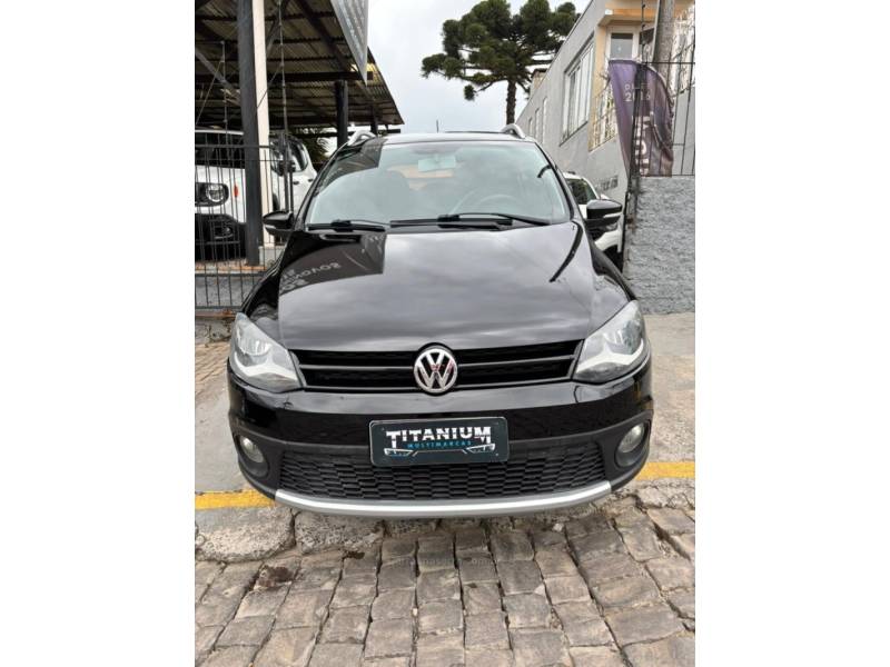 VOLKSWAGEN - CROSSFOX - 2010/2011 - Preta - R$ 44.900,00