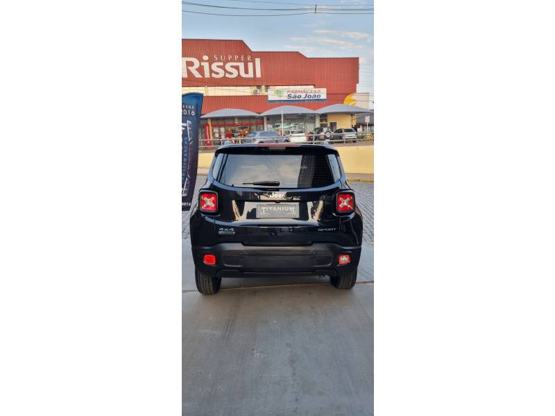 JEEP - RENEGADE - 2016/2017 - Preta - R$ 89.900,00