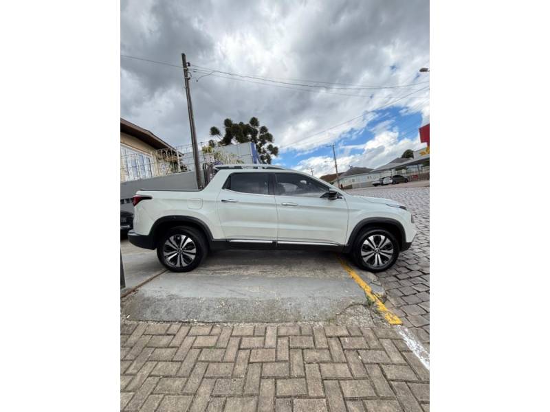 FIAT - TORO - 2024/2025 - Branca - R$ 165.900,00