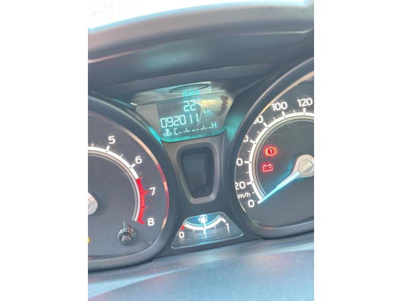 FORD - FIESTA - 2018/2018 - Branca - R$ 55.900,00