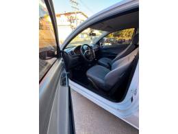 VOLKSWAGEN - SAVEIRO - 2010/2011 - Branca - R$ 41.900,00