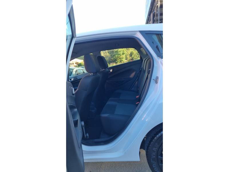 FORD - FIESTA - 2018/2018 - Branca - R$ 54.900,00