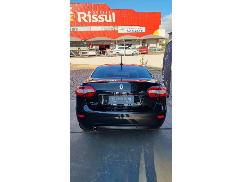 RENAULT - FLUENCE - 2016/2017 - Preta - R$ 69.900,00