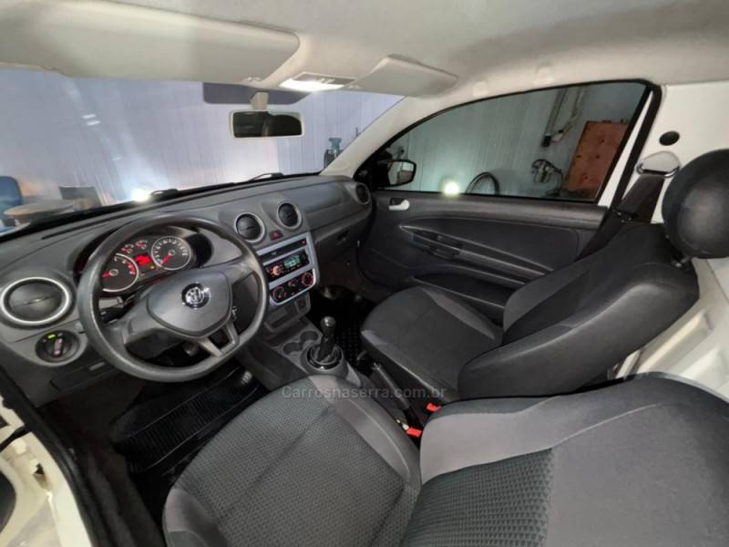 VOLKSWAGEN - SAVEIRO - 2018/2018 - Branca - R$ 58.900,00
