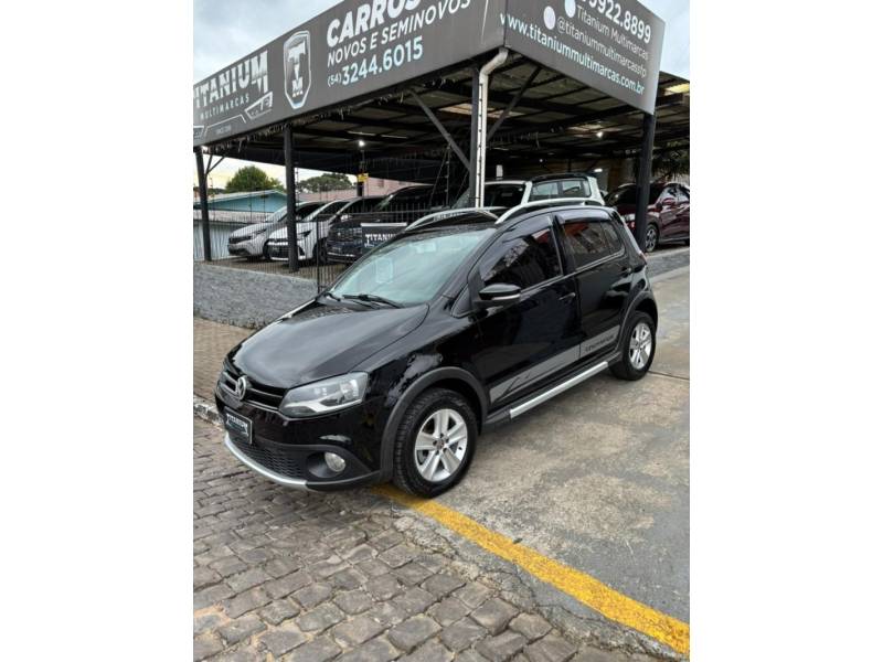 VOLKSWAGEN - CROSSFOX - 2010/2011 - Preta - R$ 44.900,00