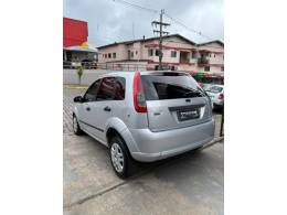 FORD - FIESTA - 2010/2011 - Prata - R$ 36.900,00