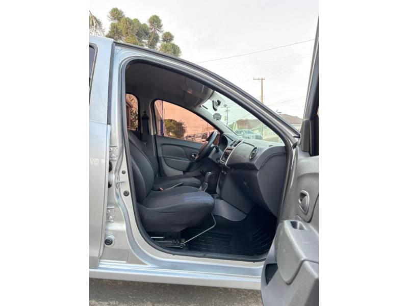 RENAULT - SANDERO - 2014/2015 - Prata - R$ 34.900,00