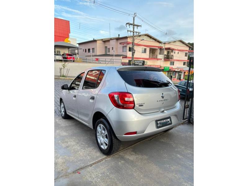 RENAULT - SANDERO - 2014/2015 - Prata - R$ 34.900,00