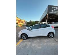 FORD - FIESTA - 2018/2018 - Branca - R$ 55.900,00