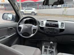 TOYOTA - HILUX - 2014/2015 - Branca - R$ 118.900,00
