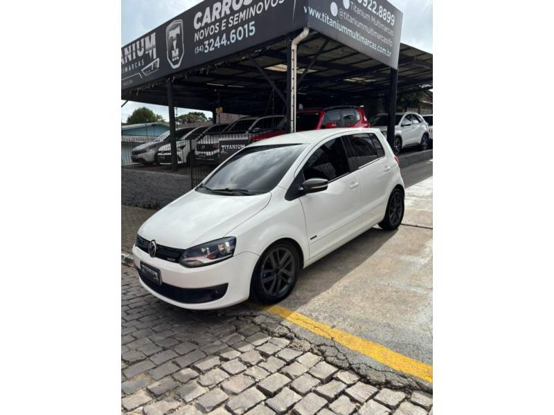 VOLKSWAGEN - FOX - 2014/2014 - Branca - R$ 44.900,00