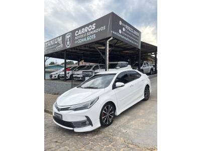 TOYOTA - COROLLA - 2017/2018 - Branca - R$ 105.900,00