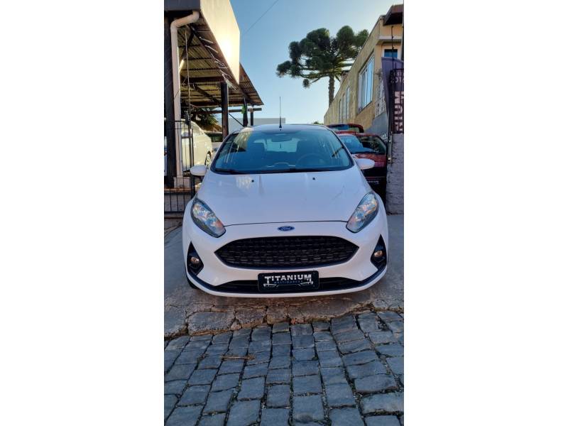 FORD - FIESTA - 2018/2018 - Branca - R$ 54.900,00