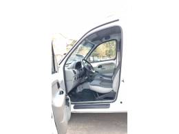 RENAULT - KANGOO - 2012/2013 - Branca - R$ 36.900,00