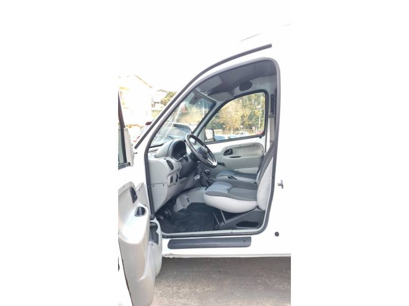 RENAULT - KANGOO - 2012/2013 - Branca - R$ 36.900,00