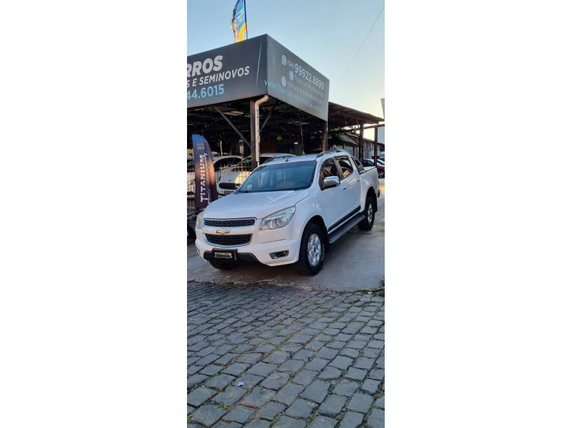 CHEVROLET - S10 - 2012/2013 - Branca - R$ 99.900,00