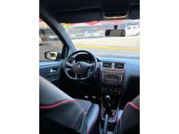 VOLKSWAGEN - FOX - 2015/2016 - Vermelha - R$ 57.900,00
