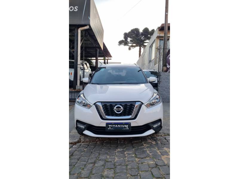 NISSAN - KICKS - 2018/2018 - Branca - R$ 81.000,00