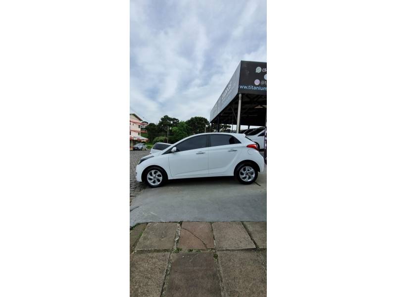 HYUNDAI - HB20 - 2017/2018 - Branca - R$ 55.900,00