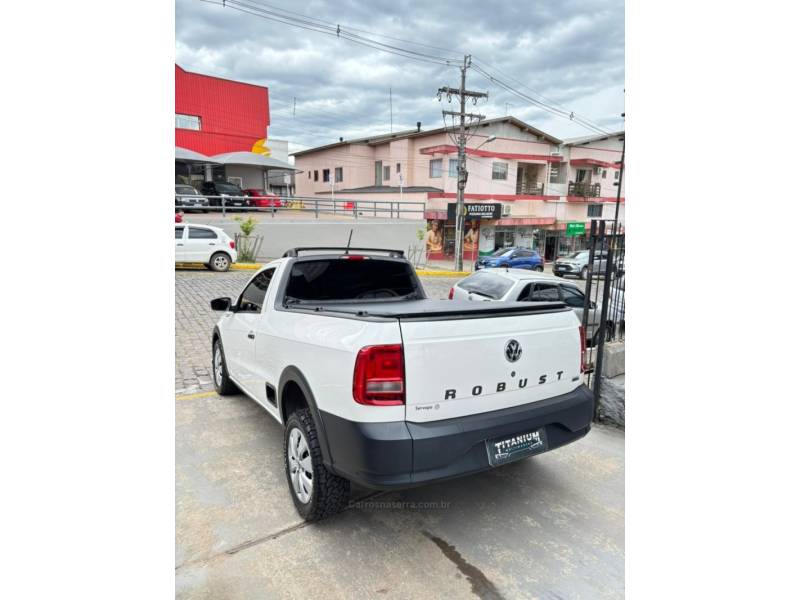 VOLKSWAGEN - SAVEIRO - 2018/2018 - Branca - R$ 58.900,00